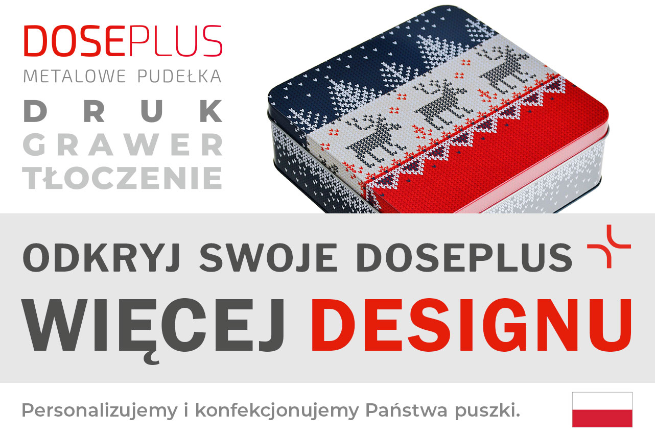Kwadratowe metalowe pudełko Doseplus z nadrukiem w stylu dzianiny w kolorach czerwonym, niebieskim i białym, z motywem reniferów i choinek. Tekst: „Tłoczenie, grawer laserowy, nadruk – odkryj Doseplus, więcej designu”.