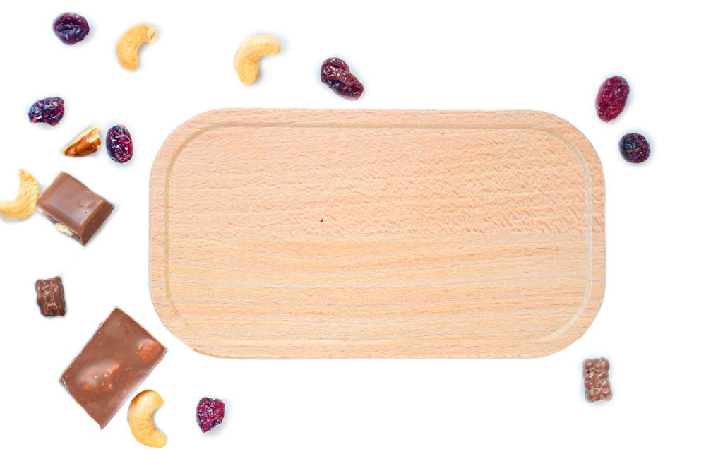 Obenansicht Rechteckiger Buchenholzdeckel mit getrockneten Früchten und Nüssen – nachhaltiges Ersatzteil für Lunchbox